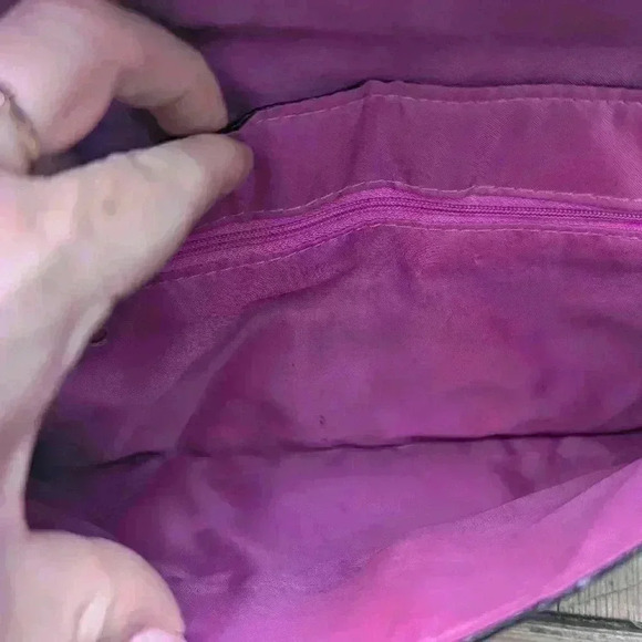 Vintage black faux snake skin clutch with purple  interior - Picture 8 of 8